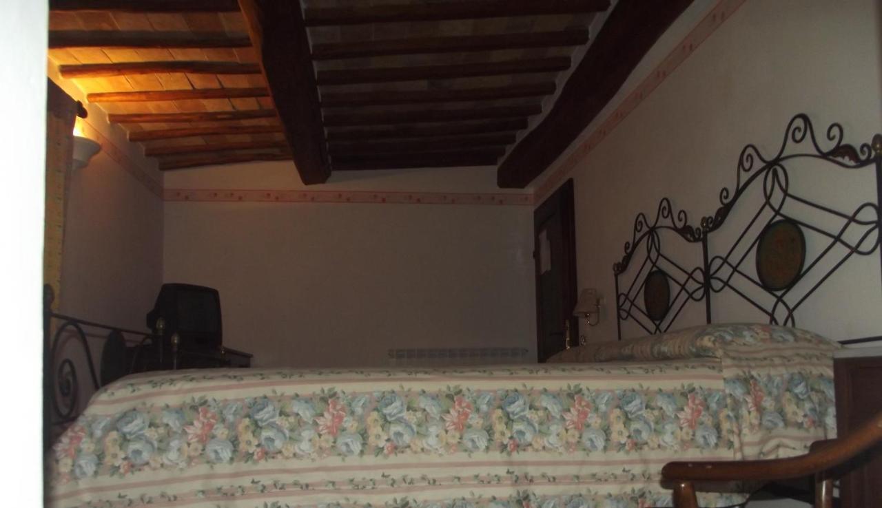 Agriturismo Villa Gabbiano Capodacqua  الغرفة الصورة